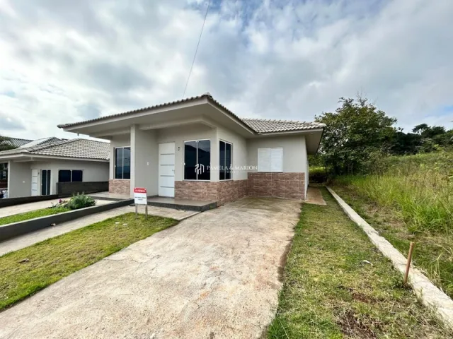 Casa geminada com 2 dormitórios