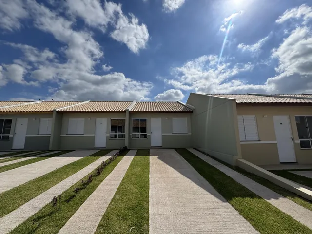 Casa geminada com 2 dormitórios