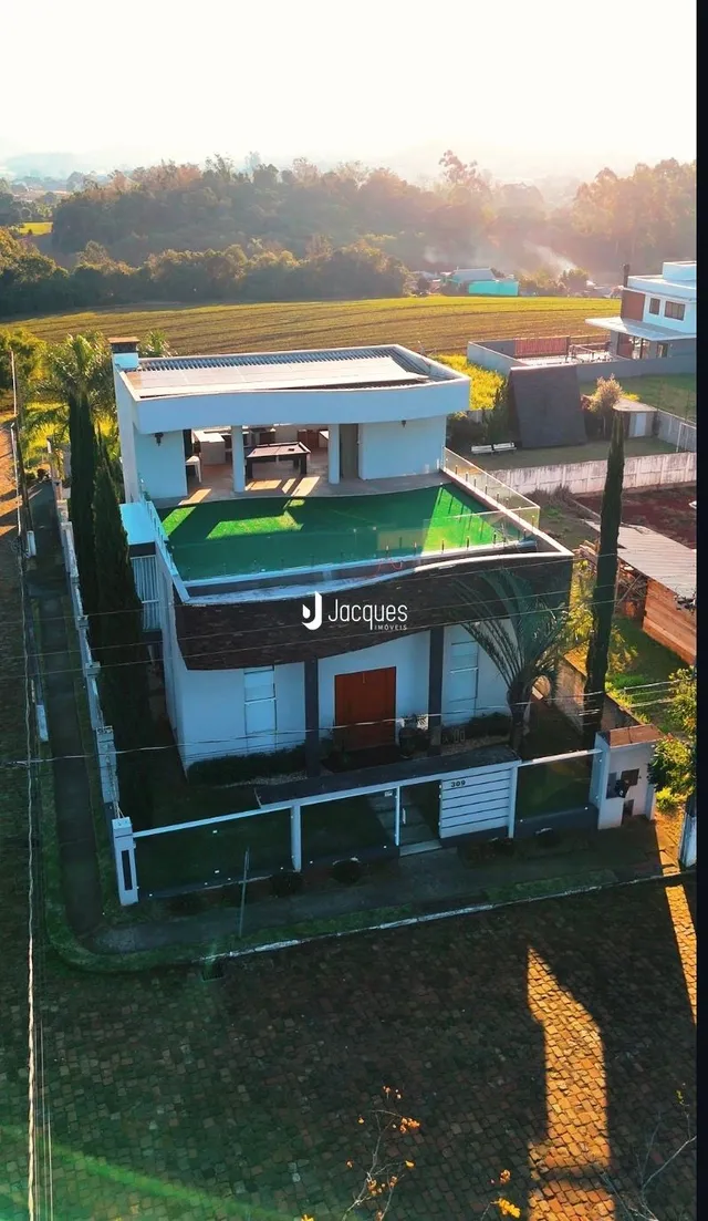 Casa com 4 dormitórios