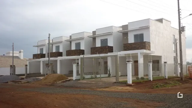Fachada de uma casa moderna em Lajeado, Brasil.