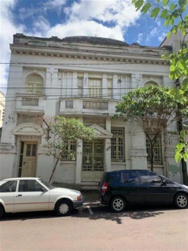 Casa com 4 dormitórios