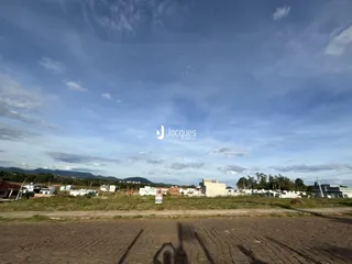 Vista panorâmica de casas e paisagem no entorno de Lajeado.