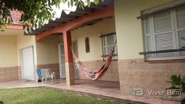 Casa com 4 dormitórios