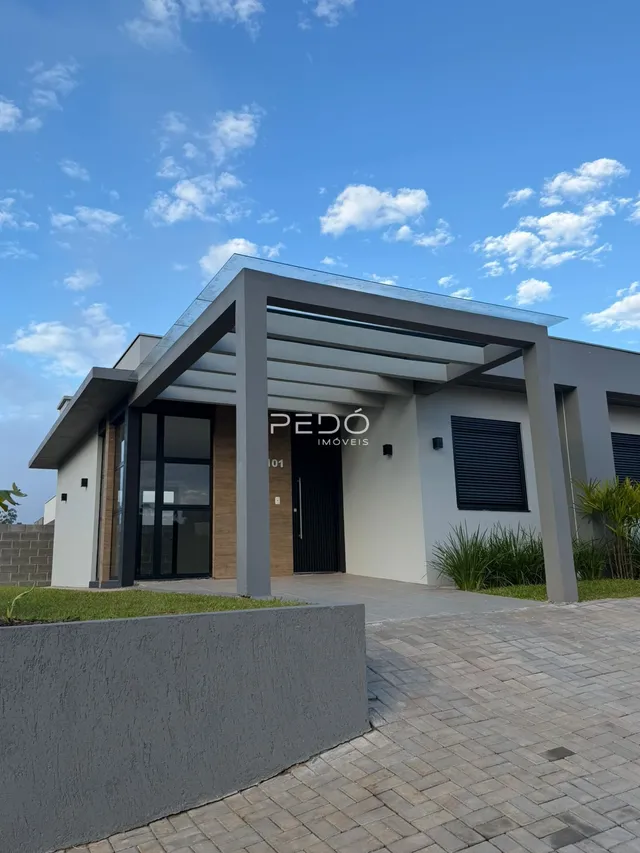 Fachada moderna de uma residência em Lajeado, Brasil.