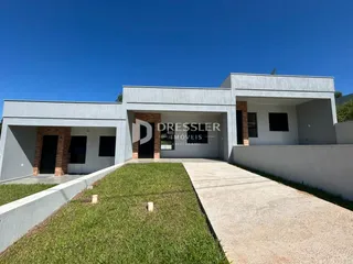 Fachada externa de uma casa moderna em Lajeado, Brasil.