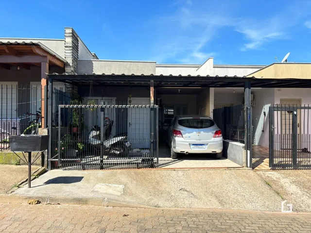 Casa geminada com 2 dormitórios