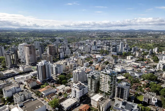 Vista aérea de uma área urbana densamente povoada em Lajeado, Brasil.