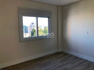 Vista interna de um cômodo com janela em um imóvel em Lajeado.