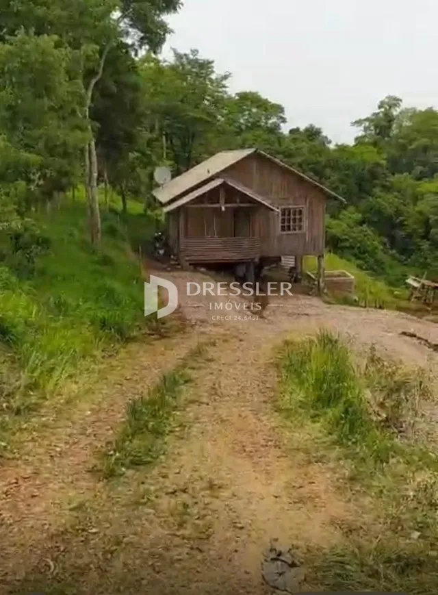 Área rural com 2 dormitórios