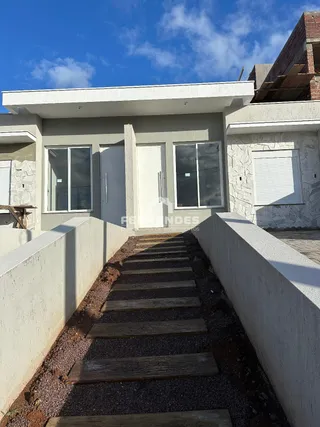 Casa geminada com 2 dormitórios, foto 1