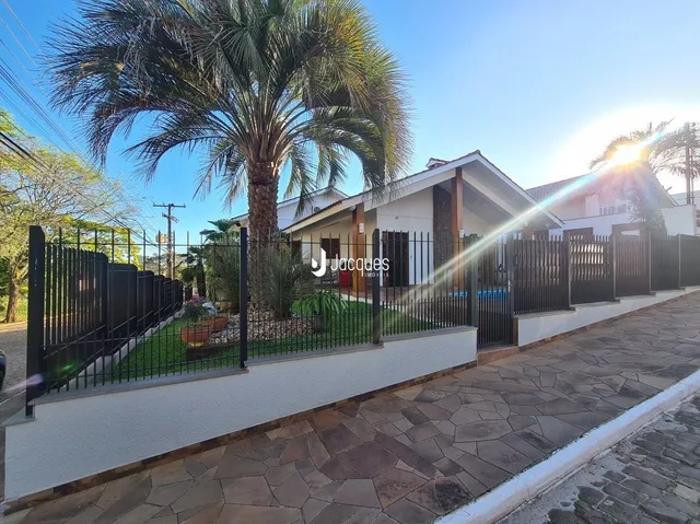 Casa com 3 dormitórios