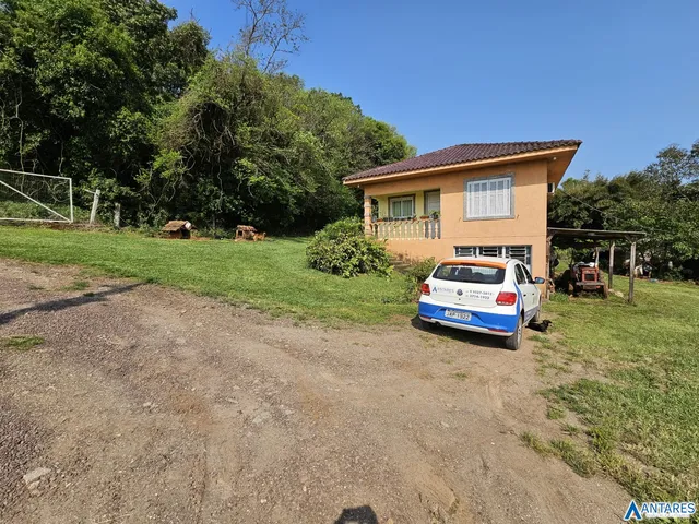 Área rural com 3 dormitórios
