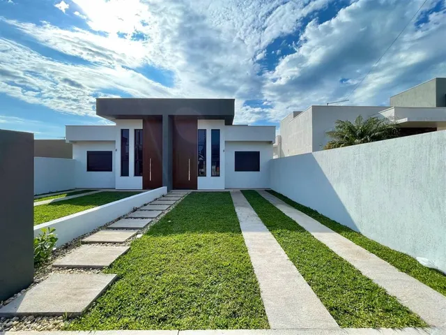 Casa geminada com 2 dormitórios