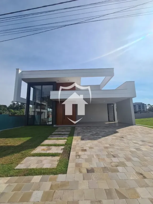 Casa com 3 dormitórios