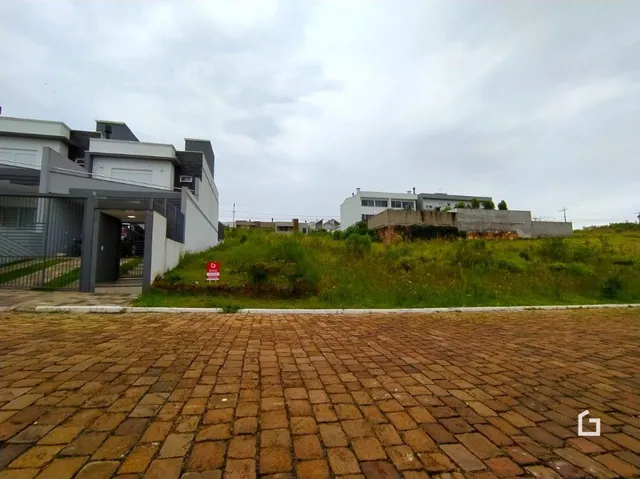 Fachada moderna de uma residência em Lajeado, Brasil.