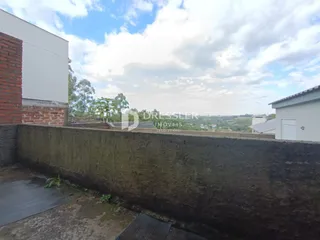 Parede de tijolo e concreto de uma propriedade em Lajeado, Brasil.