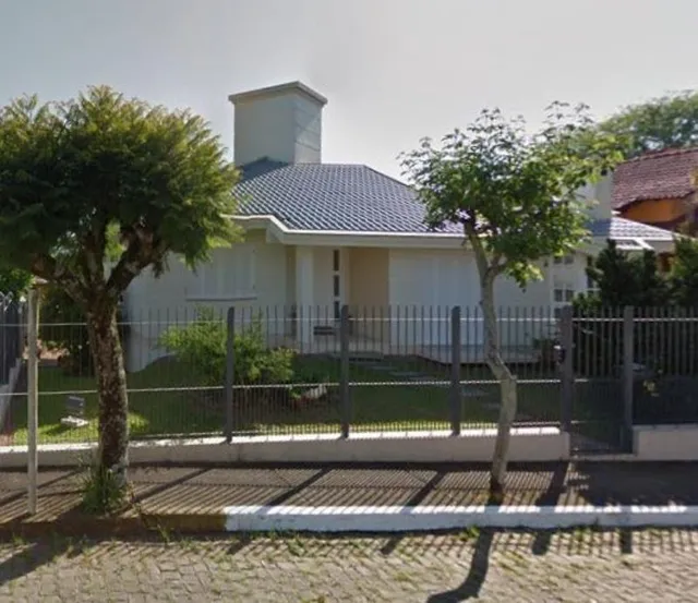 Casa com 4 dormitórios