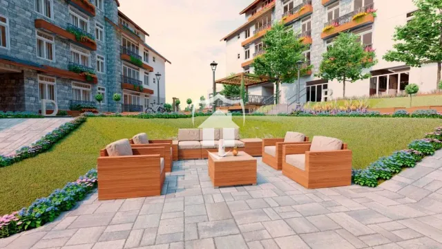 Vista externa de um jardim com mobiliário de madeira em uma residência.