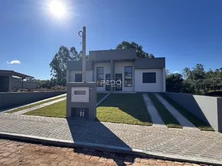 Fachada de uma casa moderna em Lajeado, Brasil.