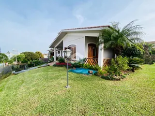 Casa com 4 dormitórios, foto 1