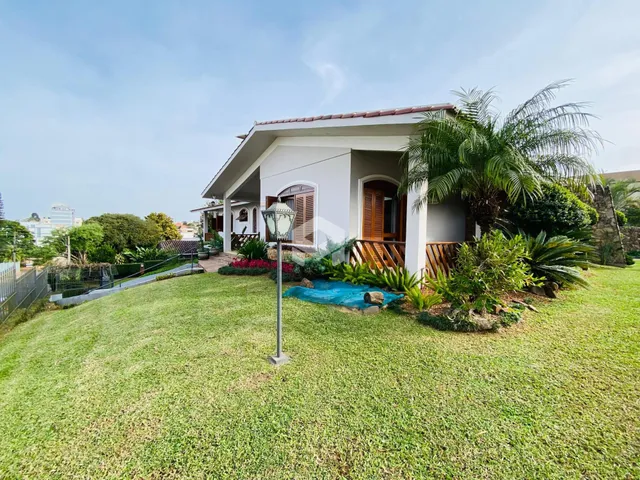 Casa com 4 dormitórios