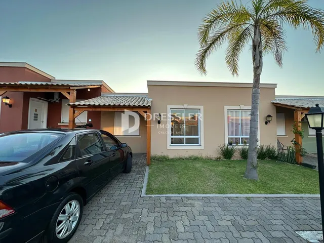 Casa geminada com 2 dormitórios