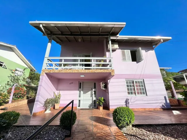 Casa com 3 dormitórios