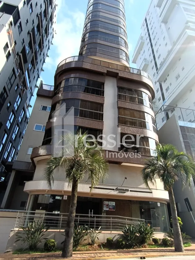 Apartamento com 3 dormitórios