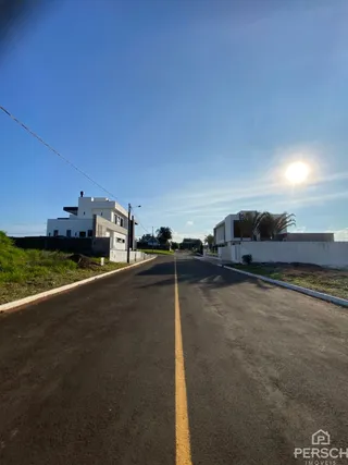 Vista externa de uma rua residencial em Lajeado, Brasil.
