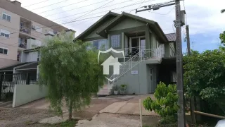 Casa com 4 dormitórios, foto 1