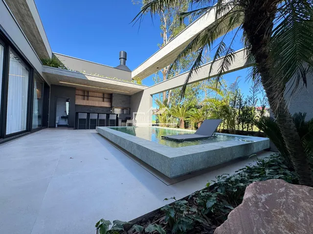 Casa com 4 dormitórios, foto 4