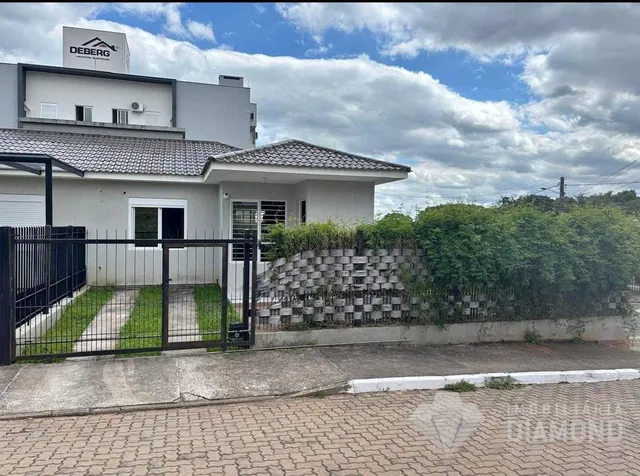 Casa geminada com 2 dormitórios