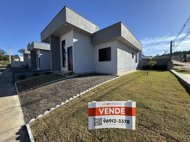 Casa geminada com 2 dormitórios