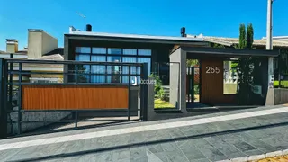 Fachada moderna de uma residência em Lajeado, Brasil.
