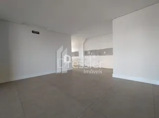 Foto de um espaço interno de uma residência.