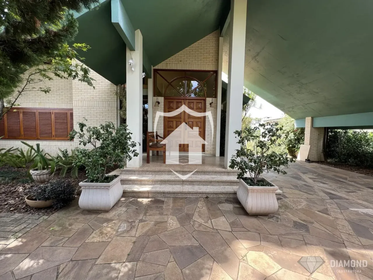Casa com 4 dormitórios, foto 1