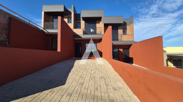 Sobrado com 2 dormitórios
