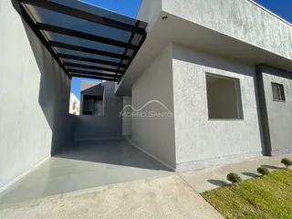 Fachada moderna de uma residência com estrutura de cobertura em Lajeado, Brasil.