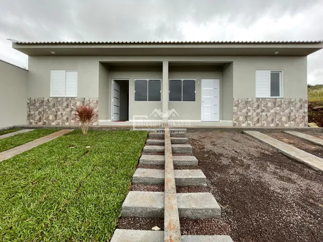 Casa geminada com 2 dormitórios