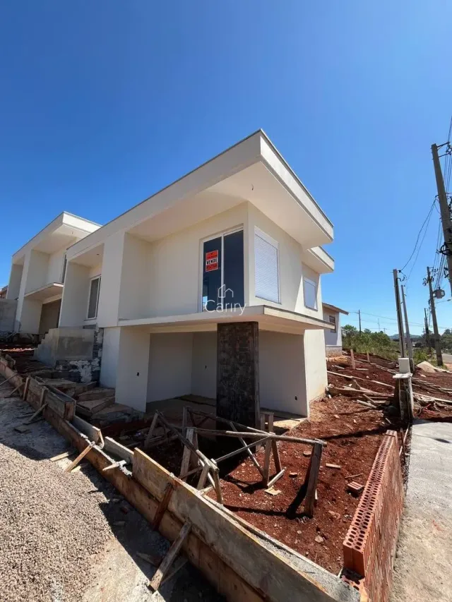 Casa geminada com 2 dormitórios
