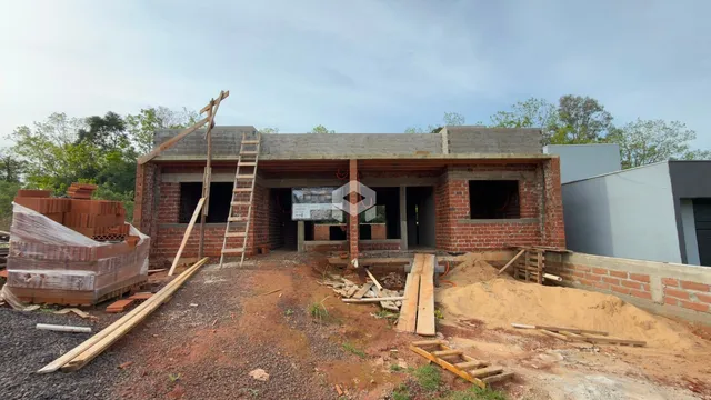 A fachada de uma construção em Lajeado, Brasil, está em fase de reforma.