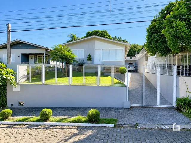 Casa com 3 dormitórios