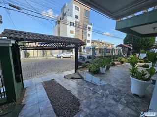 Casa com 4 dormitórios, foto 2