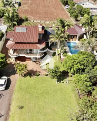 Casa com 4 dormitórios, foto 1