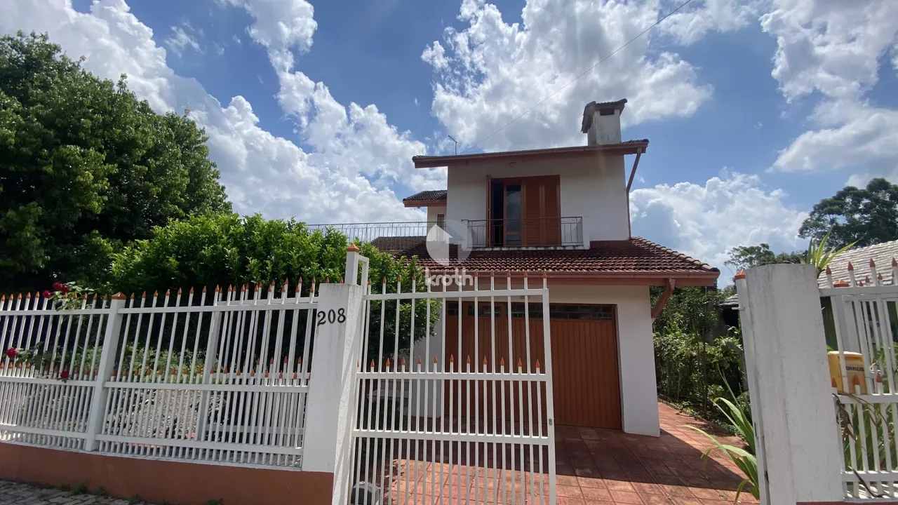 Casa com 4 dormitórios, foto 1