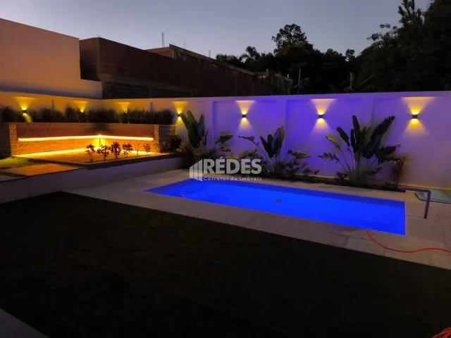 Foto da área da piscina de uma residência em Lajeado.