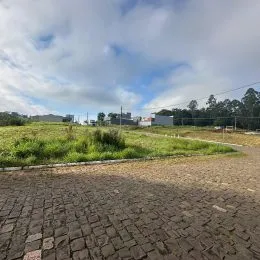 Foto da área externa e do terreno da propriedade em Lajeado.