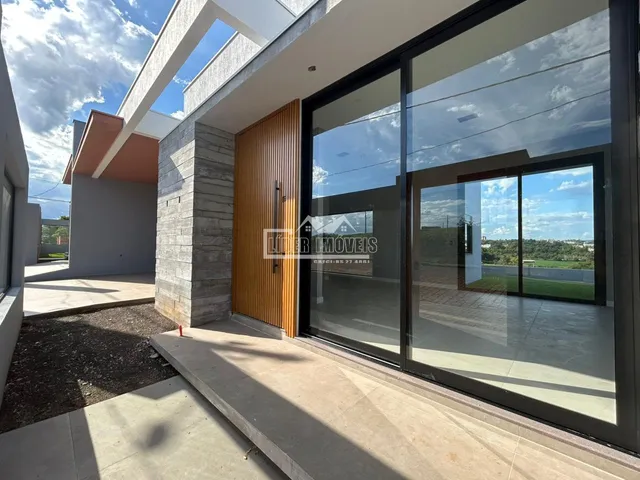 Casa geminada com 2 dormitórios