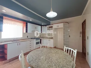 Foto de uma sala de jantar com cozinha em Lajeado, Brasil.