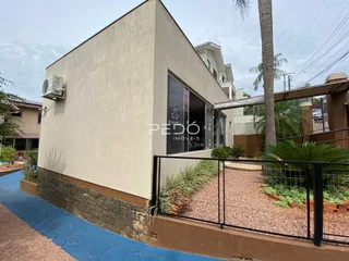 Fachada moderna de uma residência em Lajeado, Brasil.